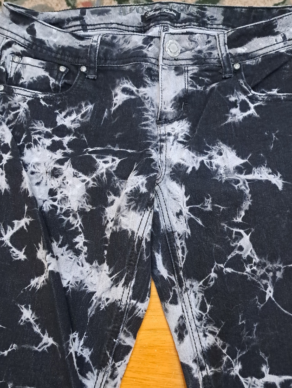 🔥SPECIAL ITEM! Almost Famous Skinny Jeans